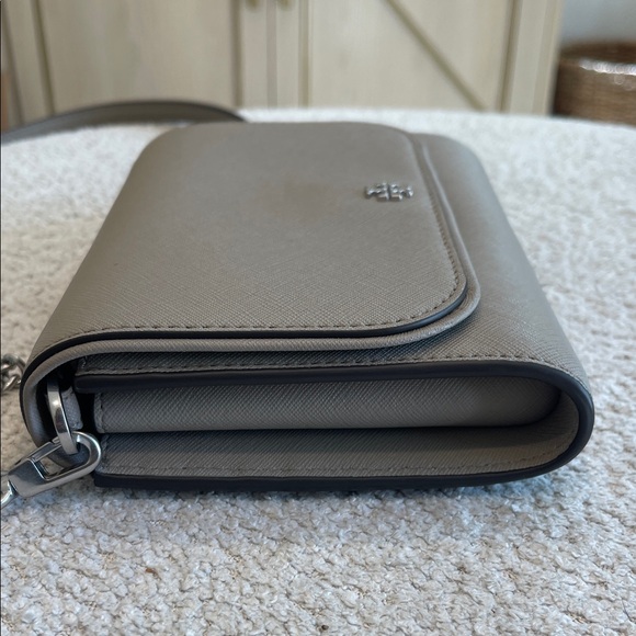 NWT Tory Burch Gray Chalk Emerson Chain Wallet - Picture 5 of 9